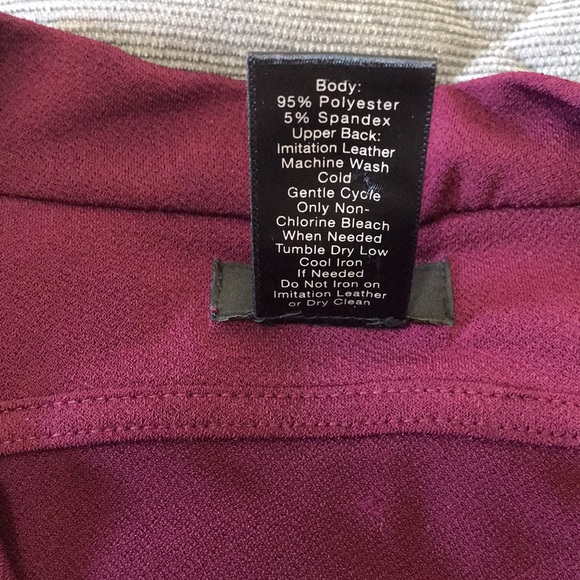 🆕 Ann Taylor Burgundy top. - Picture 8 of 10